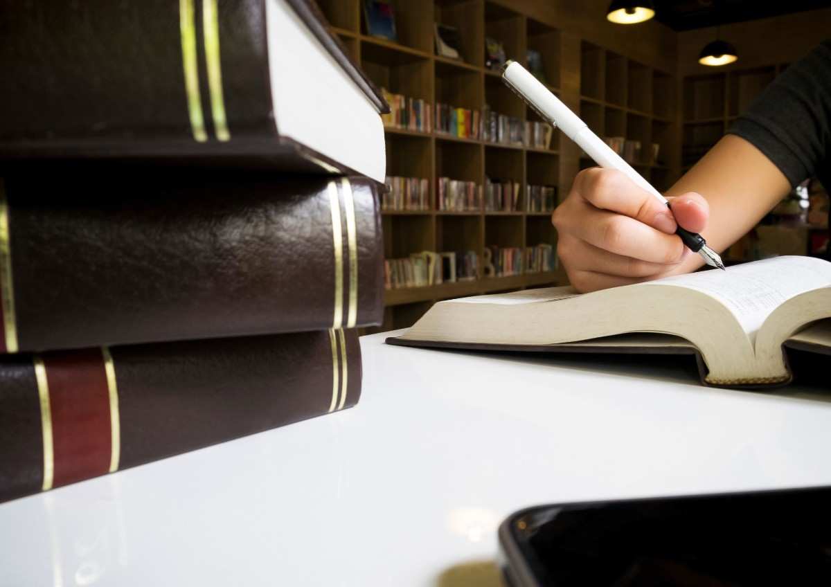 LLB Hons Course Details