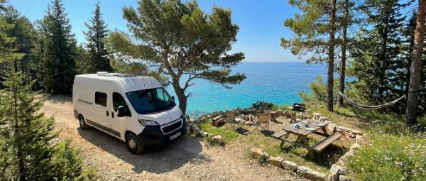 The Complete Guide to Planning Your First Motorhome Road Trip